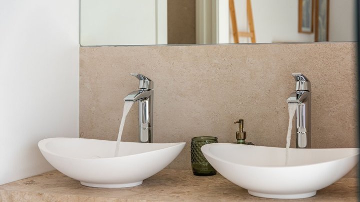 Wunderschöne eingeschossige Villen mit 3 Schlafzimmern, 2 Bädern, Dachterrasse, Privatpool und Kfz-Stellplatz