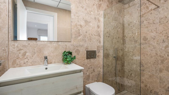 Wunderschöne eingeschossige Villen mit 3 Schlafzimmern, 2 Bädern, Dachterrasse, Privatpool und Kfz-Stellplatz