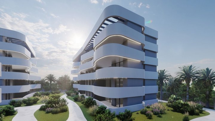 Appartements mit 2 Schlafzimmern, 2 Bädern, Klimaanlage und Einbauküchen mit Elektrogeräten in abgeschlossener Anlage mit Gemeinschaftspool und SPA