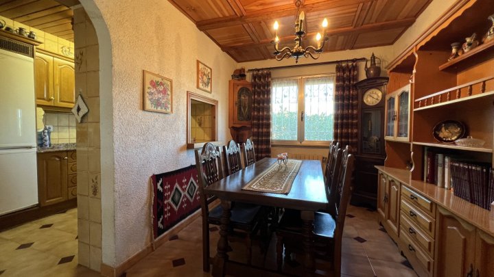 Renovierungsbedürftige Villa mit riesigem Grundstück, 2 Garagen und herrlicher Aussicht in La Sella