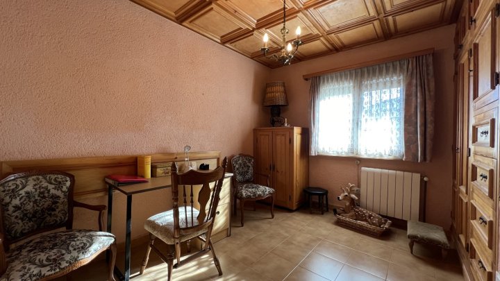 Renovierungsbedürftige Villa mit riesigem Grundstück, 2 Garagen und herrlicher Aussicht in La Sella