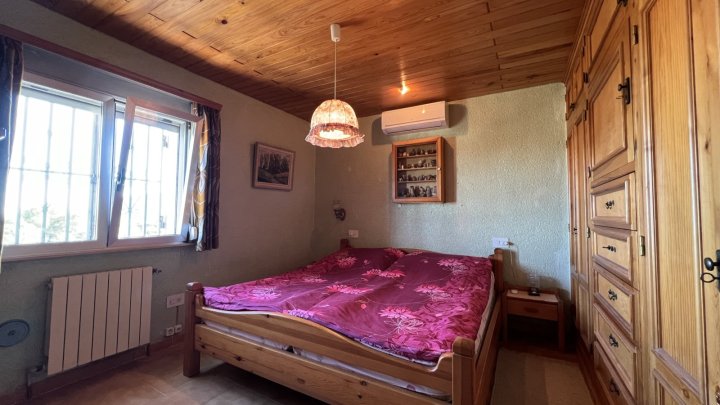 Renovierungsbedürftige Villa mit riesigem Grundstück, 2 Garagen und herrlicher Aussicht in La Sella