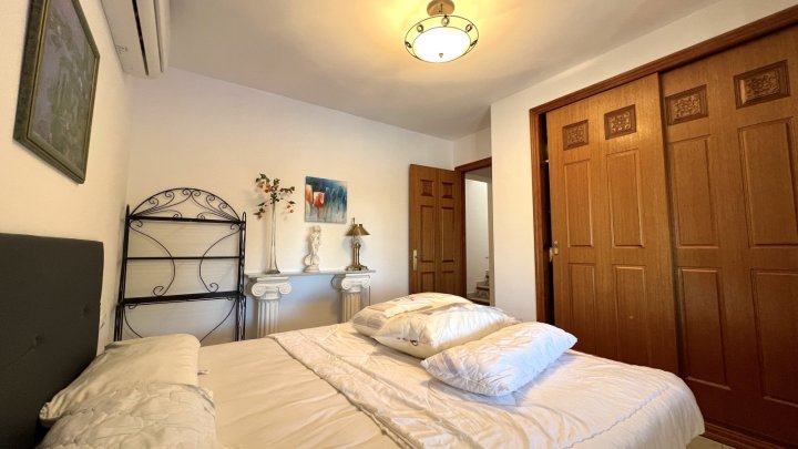 Top gepflegte Villa mit herrlicher Meersicht und vielen Extras in Denia am Montgo