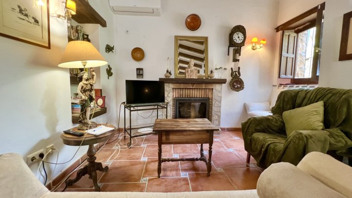Romantisch, rustikale Finca mit großem Grundstück, Pool und vielen Wohnmöglichkeiten