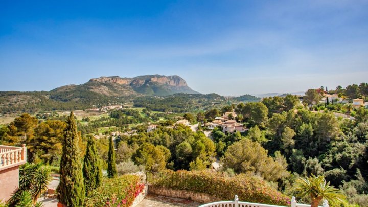 Einzigartige Villa neben dem La Sella Golf Resort mit freiem Blick und in perfektem Zustand