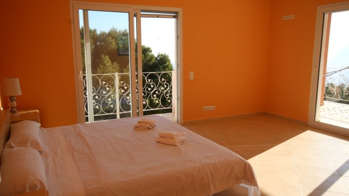 Schöne und sehr geräumige Villa, mit weitem Blick auf Calpe und den berühmten Ifach-Felsen