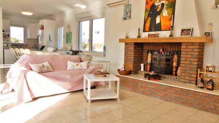 Fantastische Villa mit 9 Schlafzimmern, 4 Bädern, Privatpool, 3 Garagen und schönem Ausblick