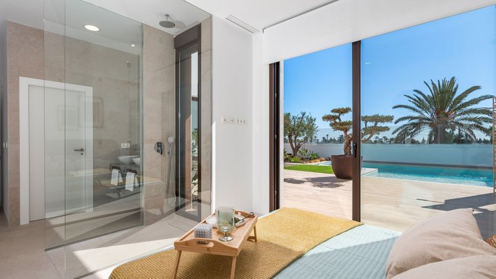 Villen mit 3 Schlafzimmern, 2 Bädern, Vorinstallation Klimaanlage, Privatpool und Meerblick direkt am Golfplatz von La Serena Golf