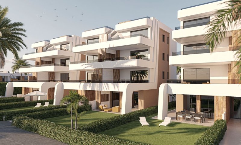 Erdgeschoss-Wohnungen mit 3 Schlafzimmern, 2 Bädern und Gemeinschaftspool in sehr schönem Golf-Resort