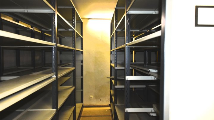 Archivräume, Lagerplatz, verfahrbare Archivregale, ca. 5000 Ordner, RAPSACKER - OTTO STÖBEN GmbH