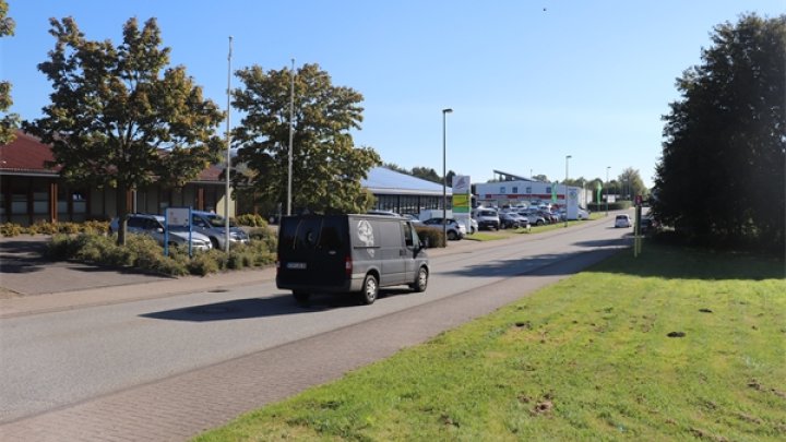 Gewerbegebiet Schleswig: Produktions- und Lagerhalle zu vermieten! OTTO STÖBEN!
