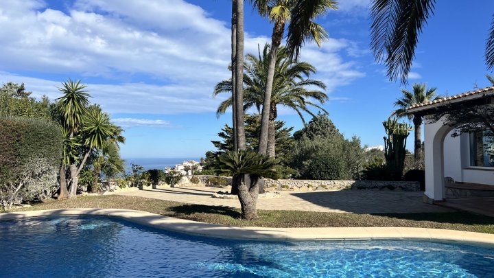 Exklusive Villa im Finca-Stil mit traumhaften Panoramablick, Pool und luxuriösem Gartenparadies am Monte Pego