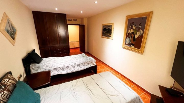 Villa mit 6 Schlafzimmern, 5 Bädern und Privatpool nur 5 Minuten vom Stadtzentrum