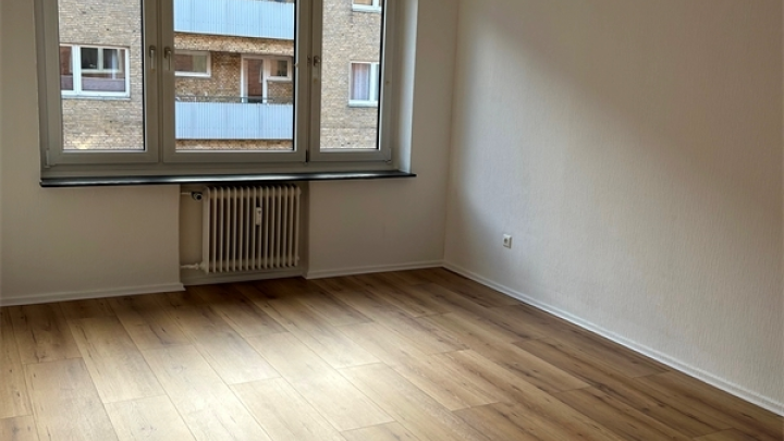 Frisch renovierte 3-ZW in der Gerhardstr. 31 in Kiel zu vermieten - OTTO STÖBEN GmbH
