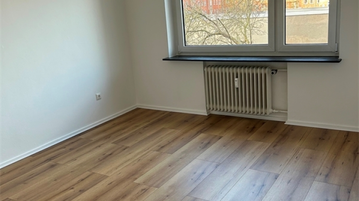 Frisch renovierte 3-ZW in der Gerhardstr. 31 in Kiel zu vermieten - OTTO STÖBEN GmbH