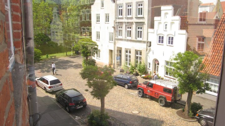 2 Zi. ETW in Backsteinrenaissance, zwischen Dom & Trave, Lübecker Altstadtinsel OTTO STÖBEN GmbH