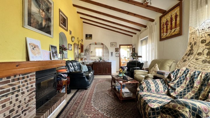 Charmante 4 Schlafzimmer Villa mit Meerblick, Whirlpool, Garage und viel Privatsphäre
