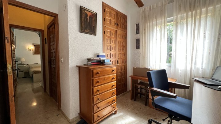 Charmante 4 Schlafzimmer Villa mit Meerblick, Whirlpool, Garage und viel Privatsphäre