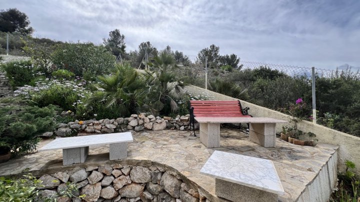 Charmante 4 Schlafzimmer Villa mit Meerblick, Whirlpool, Garage und viel Privatsphäre