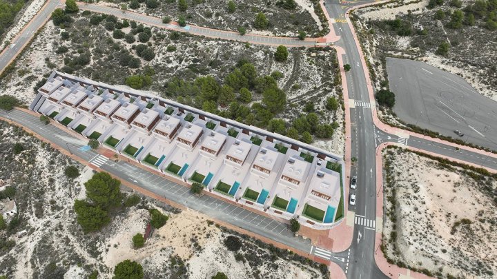 Exklusive Villen mit 3 Schlafzimmern, 3 Bädern, Gäste-WC, Privatpool und Dachterrasse mit Meerblick in wunderschöner Umgebung