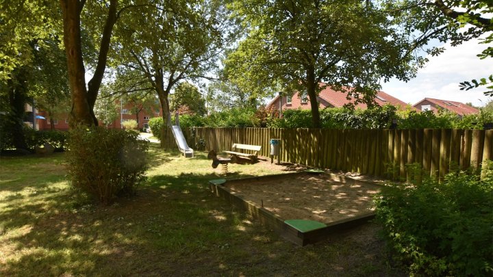 Frisch renovierte 4 Zi-Whg im EG + Balkon + Gäste-WC + Kellerraum in Brunsbüttel Otto Stöben GmbH