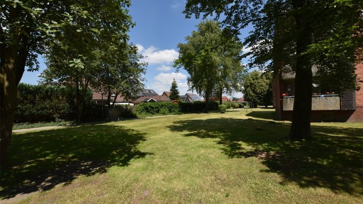 Komplett renovierte 2-Zimmer-Wohnung + Balkon + optional Garage, Brunsbüttel - OTTO STÖBEN GmbH