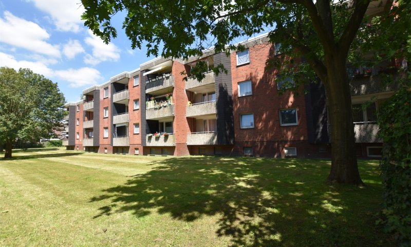 Komplett renovierte 2-Zimmer-Wohnung + Balkon + optional Garage, Brunsbüttel - OTTO STÖBEN GmbH