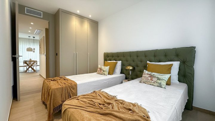 Obergeschoss-Wohnungen mit 2 Schlafzimmern, 2 Bädern, Dachterrasse, Klimaanlage und Gemeinschaftspool in der wunderschönen Golfanlage La Finca Resort