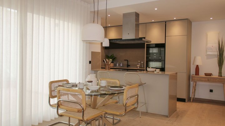 Obergeschoss-Wohnungen mit 3 Schlafzimmern, 2 Bädern, Dachterrasse, Klimaanlage und Gemeinschaftspool in der wunderschönen Golfanlage La Finca Resort