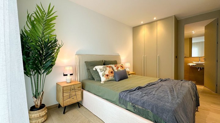 Obergeschoss-Wohnungen mit 3 Schlafzimmern, 2 Bädern, Dachterrasse, Klimaanlage und Gemeinschaftspool in der wunderschönen Golfanlage La Finca Resort
