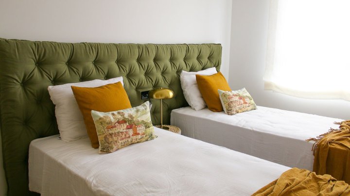 Obergeschoss-Wohnungen mit 3 Schlafzimmern, 2 Bädern, Dachterrasse, Klimaanlage und Gemeinschaftspool in der wunderschönen Golfanlage La Finca Resort