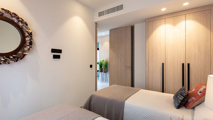 Doppelhaushälften mit 3 Schlafzimmern, 2 Bädern, Dachterrasse, Keller, Klimaanlage und Privatpool in der wunderschönen Golfanlage La Finca Resort