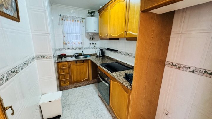 Wohnung mit 2 Schlafzimmern und 1 Bad im Zentrum von La Mata und nur 100 m vom Strand entfernt