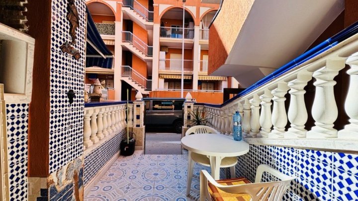 Erdgeschoss-Wohnung mit 1 Schlafzimmer und 1 Bad nur 300 m vom Strand
