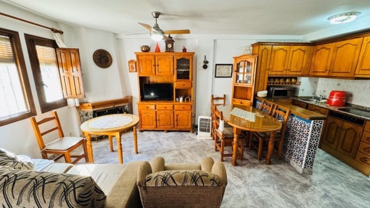 Reihenhaus mit 5 Schlafzimmern und 3 Bädern nur 300 m vom Strand