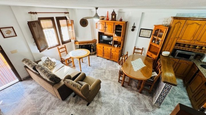 Reihenhaus mit 5 Schlafzimmern und 3 Bädern nur 300 m vom Strand