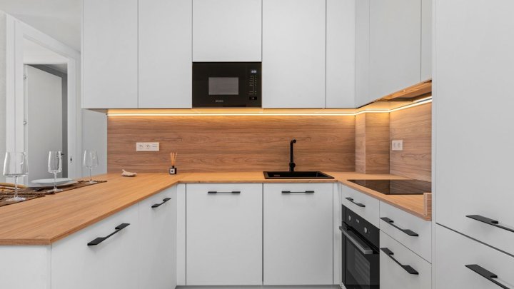 Penthouse-Wohnungen mit 3 Schlafzimmern, 2 Bädern, Dachterrasse, WC, Privatpool und Einbauküchen mit Elektrogeräten