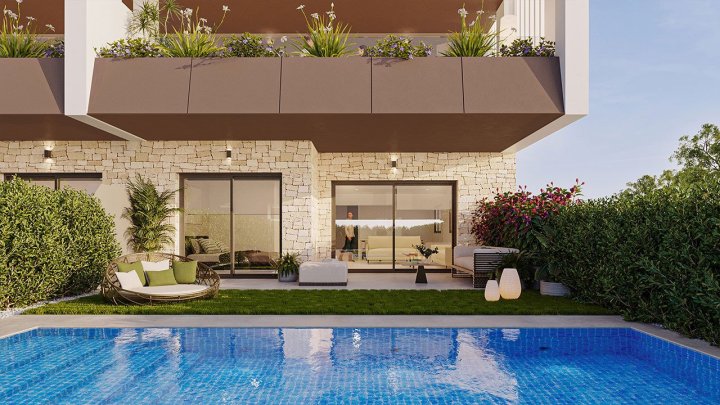 Maisonette-Wohnungen mit 3 Schlafzimmern, Dachterrasse, Fußbodenheizung in Bädern, Klimaanlage und Gemeinschaftspool nur 300 m vom Strand