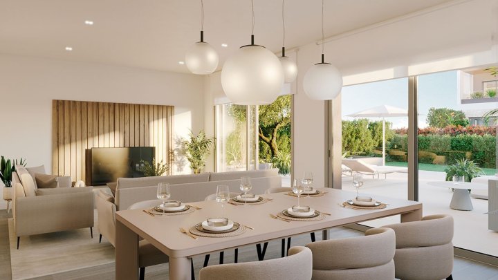 Maisonette-Wohnungen mit 3 Schlafzimmern, Dachterrasse, Fußbodenheizung in Bädern, Klimaanlage und Gemeinschaftspool nur 300 m vom Strand