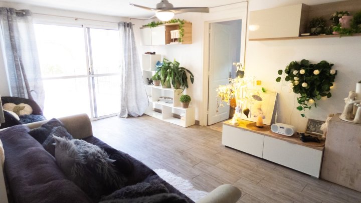 Villa mit 4 Schlafzimmern, 3 Bädern, Dachterrasse, Privatpool und schönem Ausblick