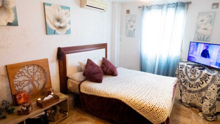 Villa mit 4 Schlafzimmern, 3 Bädern, Dachterrasse, Privatpool und schönem Ausblick