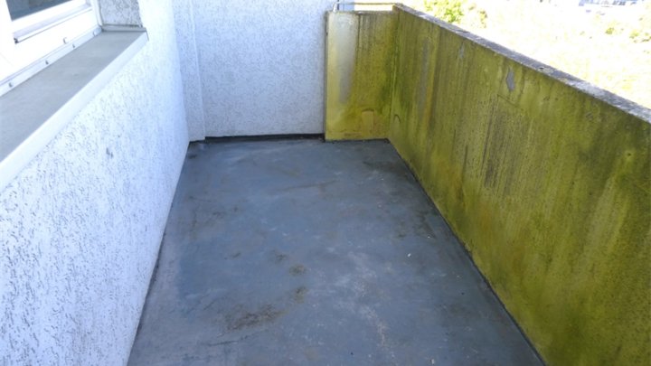 Kiel-Südfriedhof: Renovierungsbedürftige 2-Zimmer-Wohnung im 8.OG mit Balkon + herrlichem Weitblick