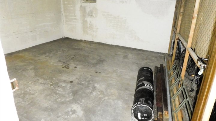 Kiel-Südfriedhof: Renovierungsbedürftige 2-Zimmer-Wohnung im 8.OG mit Balkon + herrlichem Weitblick
