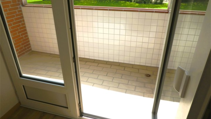 KIEL-ELLERBEK: Bezugsfreie und toll renovierte 3-Zimmer-ETW mit Balkon OTTO STÖBEN GMBH