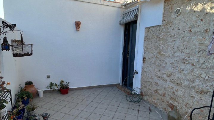 Schöne komplett und hochwertig renovierte Steinfassaden Finca mit Pool, Garagen u. vielen Extras