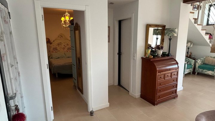 Schöne komplett und hochwertig renovierte Steinfassaden Finca mit Pool, Garagen u. vielen Extras