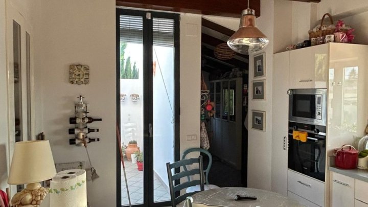 Schöne komplett und hochwertig renovierte Steinfassaden Finca mit Pool, Garagen u. vielen Extras