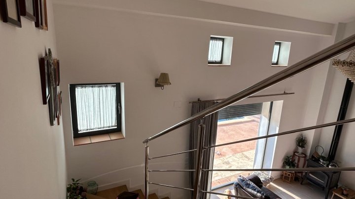Schöne komplett und hochwertig renovierte Steinfassaden Finca mit Pool, Garagen u. vielen Extras