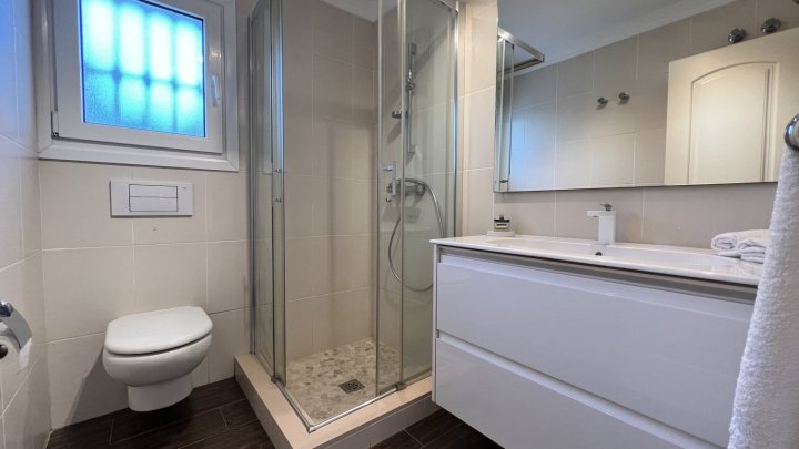 Freistehende Villa direkt am Golfplatz, Sackgasse, Pool, 2 SZ, 2 Bäder etc.