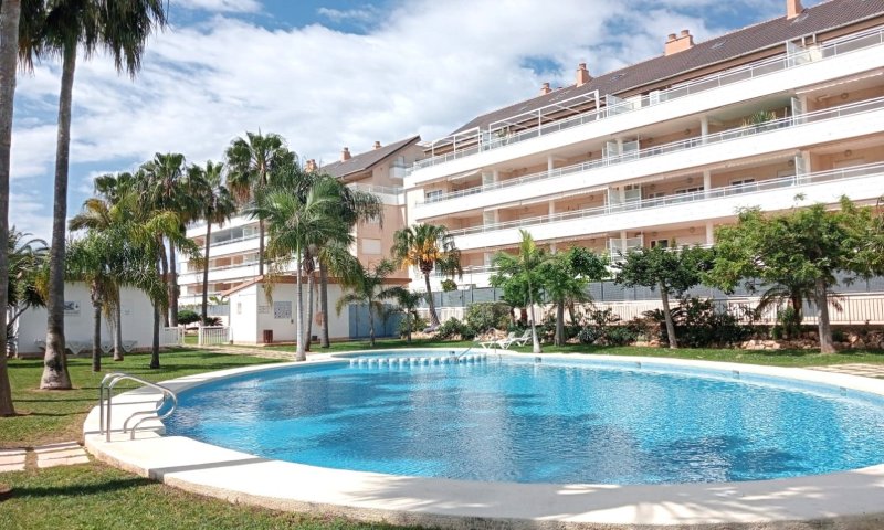 Attraktives Penthouse mit 2 Schlafzimmern in der Nähe des Sportzentrums von Dénia